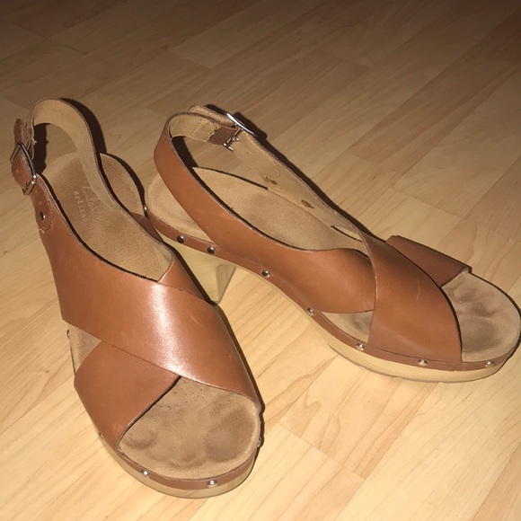 clarks clog sandals